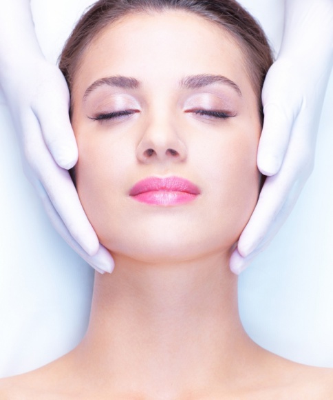 Poznaj zalety retinolu w zabiegach liftingujących Uroda, LIFESTYLE - Retinol to jeden z najskuteczniejszych składników w terapiach przeciwstarzeniowych. Co warto o nim wiedzieć? Podpowiadają eksperci z Kosmetycznych Instytutów Dr Irena Eris. title =
