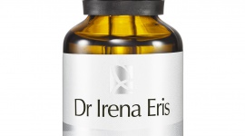 Twoja cera sprawia kłopoty? Sięgnij po witaminę C! Uroda, LIFESTYLE - Jakie działanie dla urody ma witamina C? Jak ją podawać, w jakich zabiegach i kosmetykach? Podpowiadamy!