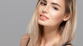 Piękno w duecie, czyli zabiegi skojarzone Uroda, LIFESTYLE - Nie wszyscy zdają sobie sprawę, że kwas hialuronowy warto łączyć z innymi procedurami. Czym są zabiegi kojarzone i dlaczego warto je rozważyć?