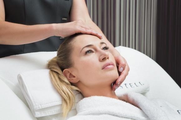 Lasery, czyli jak skutecznie pozbyć się blizn i innych niedoskonałości Uroda, LIFESTYLE - O tym dlaczego to właśnie zabiegi z wykorzystaniem laserów są jednymi z najchętniej wybieranych przez pacjentów, opowiada dr Katarzyna Kochańska z Kliniki Medycyny Estetycznej ESTELL. title =