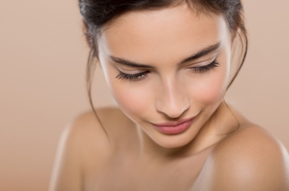 Terapia kolagenowa - naturalny sposób regeneracji skóry Uroda, LIFESTYLE - Obecnie większość metod leczenia i odmładzania opracowywana jest tak, aby minimalizować okres rekonwalescencji, ilość zabiegów a maksymalizować efekty. Dużą wagę przywiązuje się do tego, aby efekty uzyskiwać w sposób naturalny poprzez stymulowanie organizmu do samoregeneracji. title =