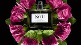Perfumy – 8 ciekawostek, o których mało kto wie Uroda, LIFESTYLE - Ile płatków róży potrzeba, aby uzyskać litr olejku eterycznego? Jakie jest najbardziej zaskakujące zastosowanie ambry? Wiesz?