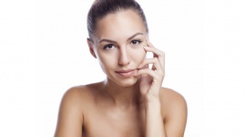 Znajdź swój plan odmładzania Uroda, LIFESTYLE - Jesień to najlepszy moment, żeby poprawić wygląd. Trzeba jednak robić to z głową. Jakie zabiegi estetyczne warto wykonać kiedy ma się 20, 30, 40 lub 50 lat?