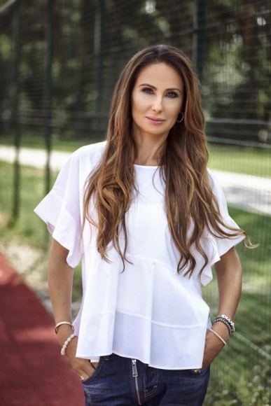 „Polki nie chcą starzeć się z godnością” Uroda, LIFESTYLE - Kobiety z Europy Wschodniej zawsze starały się dbać o swój wygląd. Nawet kiedy czasy były ciężkie, one ambitnie stawały na wysokości zadania. Tak jest do dziś. Dlaczego więc Polki tak chętnie korzystają z zabiegów? title =