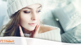 Zimowe wsparcie dla naszej skóry Uroda, LIFESTYLE - Okres jesienno-zimowy to najlepszy czas, by zająć się regeneracją naszej cery i poddać się zabiegom laserowym. Przeczytaj, co laseroterapia może zrobić dla Twojej skóry!