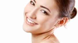 Odstające uszy, czyli kompleks od małego Uroda, LIFESTYLE - Odstające uszy to zupełnie niezależna od nas cecha wyglądu, która społecznie uznawana jest za duży defekt. Może być ona źródłem wielu kompleksów i nieprzyjemności, szczególnie w wieku dziecięcym.