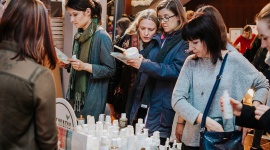 EKOCUDA - targi kosmetyków naturalnych w Warszawie Uroda, LIFESTYLE - 21-22 kwietnia w Warszawie rządzić będą Ekocuda. Dla miłośników kosmetyków inspirowanych naturą to wyjątkowy weekend.