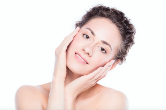 Piękno w zasięgu ręki Uroda, LIFESTYLE - Dobre samopoczucie, piękna skóra, włosy i paznokcie to wizytówka, ale przede wszystkim marzenie każdej kobiety. W czym tkwi sekret naturalnego piękna? title =