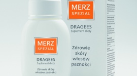 365 dni z życia naszych włosów, czyli jak pory roku wpływają na ich kondycję? Uroda, LIFESTYLE - Kondycja włosów zależy nie tylko od naszej diety, kosmetyków czy stylu życia, jaki prowadzimy. Na ich wygląd duży wpływ mają również… zmieniające się pory roku. Każda z nich niesie inne zagrożenia i może być przyczyną ich wypadania.