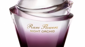 Nowy, luksusowy zapach AVON z nutami rzadkich odmian kwiatów Uroda, LIFESTYLE - Do kolekcji AVON Rare dołączył właśnie ekskluzywny zapach AVON Rare Flowers Night Orchid. To szlachetna kompozycja nut rzadkich odmian kwiatów, stworzona przez znanych na całym świecie perfumiarzy dla kobiet, które lubią się wyróżniać i otaczać luksusem.