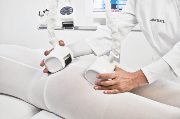 Piękne ciało bez cellulitu? Wypróbuj ICOONE laser! Uroda, LIFESTYLE - Pozbycie się cellulitu jest trudne dla każdej kobiety. Na co dzień ukrywamy go pod spodniami lub długimi spódnicami, ale problem powraca, gdy chcemy pójść na basen czy założyć krótszą sukienkę. title =