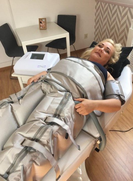 DWA ROZMIARY W TRZY TYGODNIE! Uroda, LIFESTYLE - Piękne i szczupłe ciało bez zbędnego tłuszczyku to marzenie i kobiet, i mężczyzn. Redustim to jeden z najnowocześniejszych zabiegów odchudzających, który jako jedyny redukuje trzewną tkankę tłuszczową. Dzięki Redustim możesz schudnąć nawet o 2 rozmiary w ciągu zaledwie 3 tygodni! title =