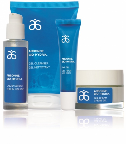ARBONNE® BIO-HYDRIA™ – fala nawilżenia Uroda, LIFESTYLE - Nowa linia ARBONNE® BIO-HYDRIA™ to szybkie i długotrwałe nawilżenie, które pomaga nadać skórze pełen blasku wygląd. Odświeżająco lekkie i nawilżające formuły zawierają zastrzeżoną wodę komórkową z rośliny zwanej Carpobrotus edulis, aloes oraz kluczowe składniki roślinne. title =