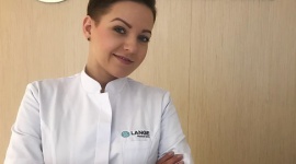 Peeling troficzny. W czym tkwi jego sekret? – rozmowa z ekspertem. Uroda, LIFESTYLE - Czy każdy peeling jest w stanie zdecydowanie poprawić wygląd skóry? O tym, dlaczego warto postawić na peeling troficzny opowiada nasz ekspert Ewelina Królewiecka kosmetolog z Lange Medical Clinic w Warszawie.