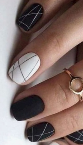 5 hot trendów w manicure na Sylwestra i Karnawał Uroda, LIFESTYLE - Jaki manicure najlepiej dopełni nasz wygląd w ten wyjątkowy czas – radzą eksperci z Time for Nails. title =