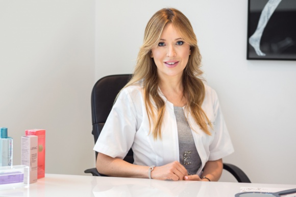 DLACZEGO TERAZ SZCZEGÓLNIE POWINNIŚMY ZATROSZCZYĆ SIĘ O SWÓJ MIKROBIOM? Uroda, LIFESTYLE - O właściwej ochronie skóry i jej pielęgnacji opowiada dermatolog, dr Aleksandra Jagielska z warszawskiej kliniki Sthetic. title =