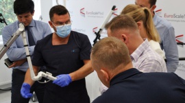 FIRMA EUROSCALEMED W ZUPEŁNIE NOWEJ ODSŁONIE! Uroda, LIFESTYLE - 7 września br. w siedzibie Euroscalemed w Łodzi odbył się dzień otwarty, na którym zaprezentowano nie tylko najnowsze rozwiązania w branży medycyny estetycznej i dermatologii, ale również nową siedzibę firmy.