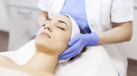 Uroda, LIFESTYLE - Minął już prawie rok, odkąd musieliśmy nauczyć się funkcjonować w nowej rzeczywistości. Jak sytuacja z pandemią wpłynęła na rynek medycyny estetycznej? Co się zmieniło przez ten czas w podejściu pacjentów do zabiegów? Klinika medycyny estetycznej w czasie pandemii – co się zmieniło przez ten rok? Uroda, LIFESTYLE - Minął już prawie rok, odkąd musieliśmy nauczyć się funkcjonować w nowej rzeczywistości. Jak sytuacja z pandemią wpłynęła na rynek medycyny estetycznej? Co się zmieniło przez ten czas w podejściu pacjentów do zabiegów?