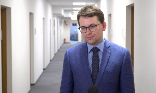 Pandemia zwiększyła zainteresowanie portalami internetowymi i telewizją. Nie poszedł za tym wzrost przychodów wydawców z reklam