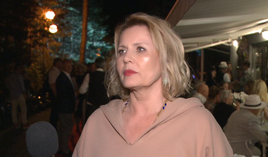 Grażyna Szapołowska: Jak człowiek jest młody, to przyjaźni się bezinteresownie. Z wiekiem i doświadczeniem zaczyna się przyjaźnić w celu osiągnięcia pewnych korzyści