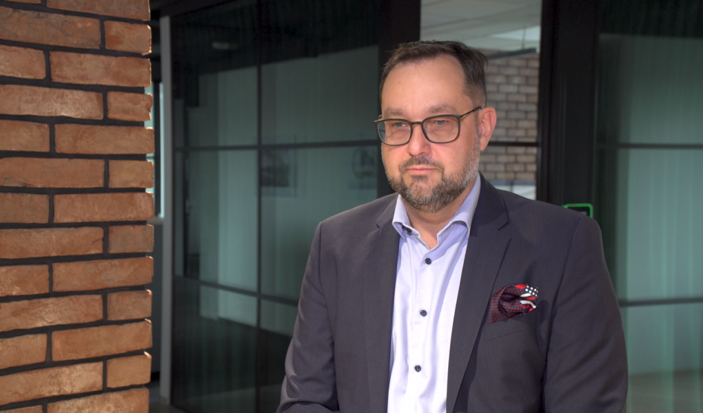 Firmy chętnie badają doświadczenia konsumentów dotyczące produktów lub usług. Lekceważą jednak ich negatywne opinie