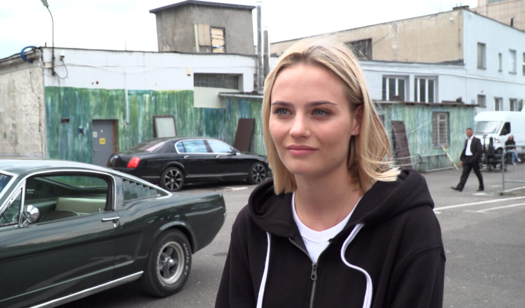 Katarzyna Sawczuk: „Fuks 2” to jedno z wyzwań zawodowych, na które czekałam. Mam niesamowitą przyjemność zagrać z legendarnymi aktorami jak Gajos, Stuhr czy Pazura