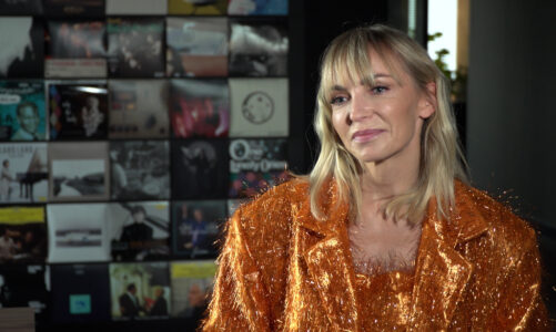 Anna Wyszkoni: Niektórzy pamiętają mnie jeszcze w krótkich, rudych włosach i na tym się zatrzymali. A ja przecież w naturalny sposób zmieniam się codziennie