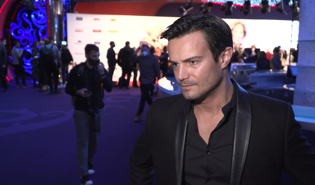 Mikołaj Krawczyk: W polskich komediach romantycznych wątek miłości nie jest już motywem przewodnim. Dzięki temu zaskakują one widzów