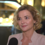 Monika Richardson: Nie ubieram się u projektantów, tylko kupuję ubrania w sklepie. Jak bym mogła, to chodziłabym wyłącznie w soczystej zieleni
