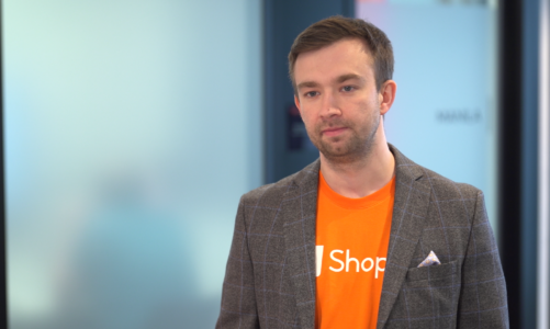 Tegoroczne święta mogą się okazać najskromniejsze od lat. Polacy szukają promocji i rezygnują z droższych produktów