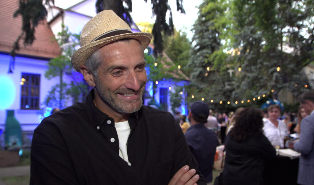 Maciej Dowbor: Ostatnio kupiłem zdalnie sterowane motorówki dla córki. Ten wspólnie spędzony czas pozwala oderwać dzieci od smartfonów