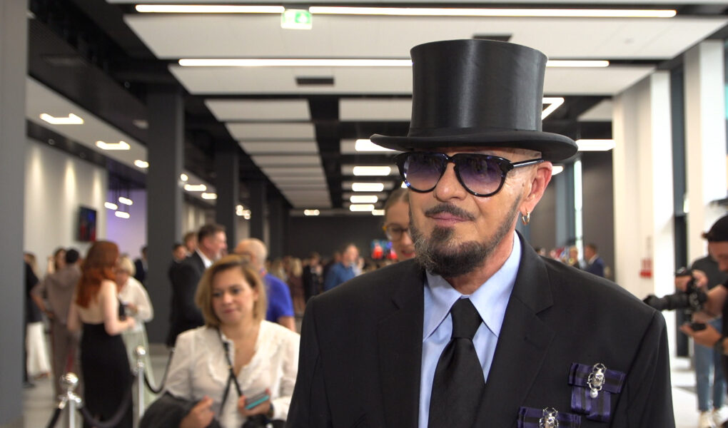 Tomasz Jacyków: Nie lubię uczestniczyć w wakacyjnym obłędzie migracji ludzi. Unikam jak ognia tego, na co inni czekają cały rok